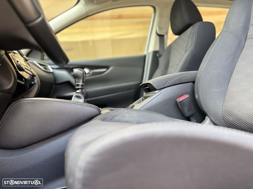 Nissan Qashqai 1.5 dCi DPF acenta - 16