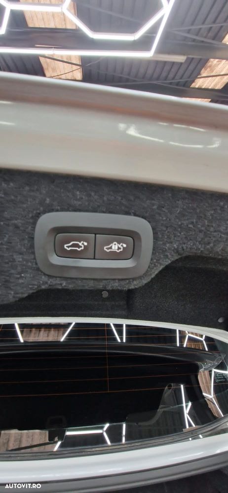 Volvo S90 T6 AWD Geartronic Momentum - 31