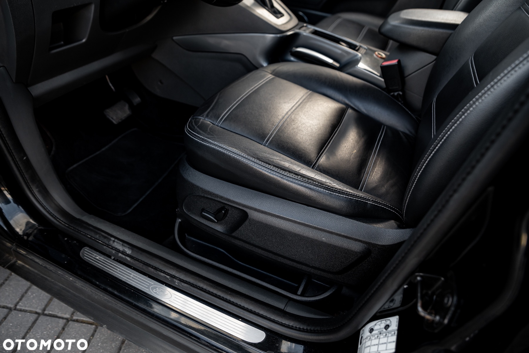 Ford Kuga 2.5 4x4 Titanium - 19