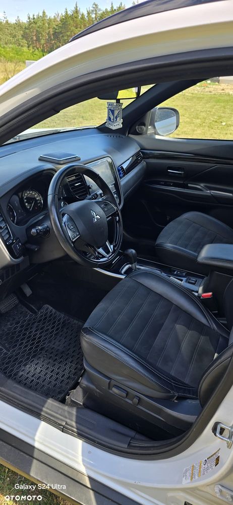 Mitsubishi Outlander - 11
