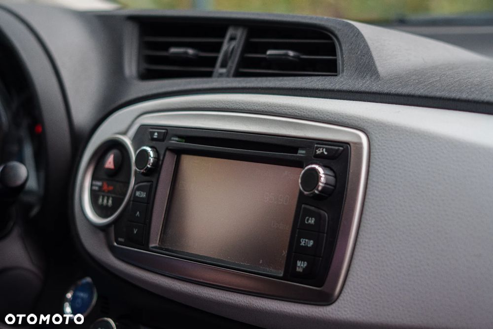 Toyota Yaris Hybrid 100 Life - 13