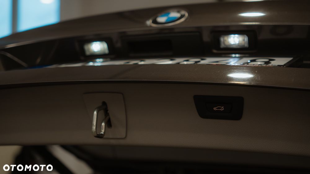 BMW Seria 3 318d - 14