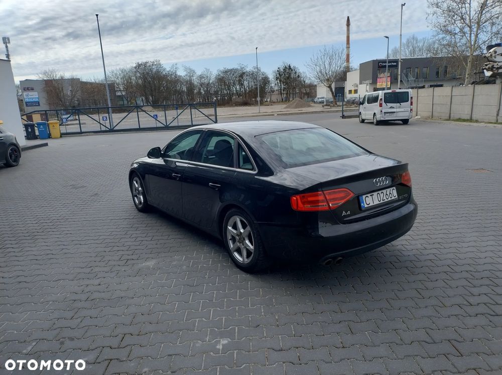 Audi A4 Limousine - 3