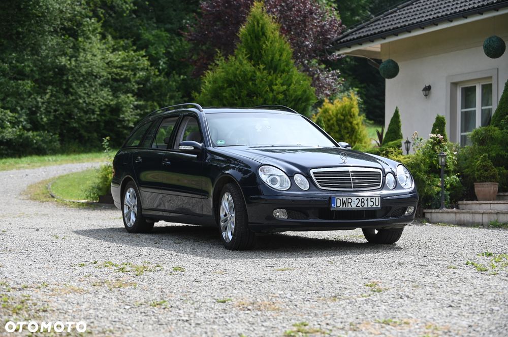 Mercedes-Benz Klasa E 240 T Classic - 1