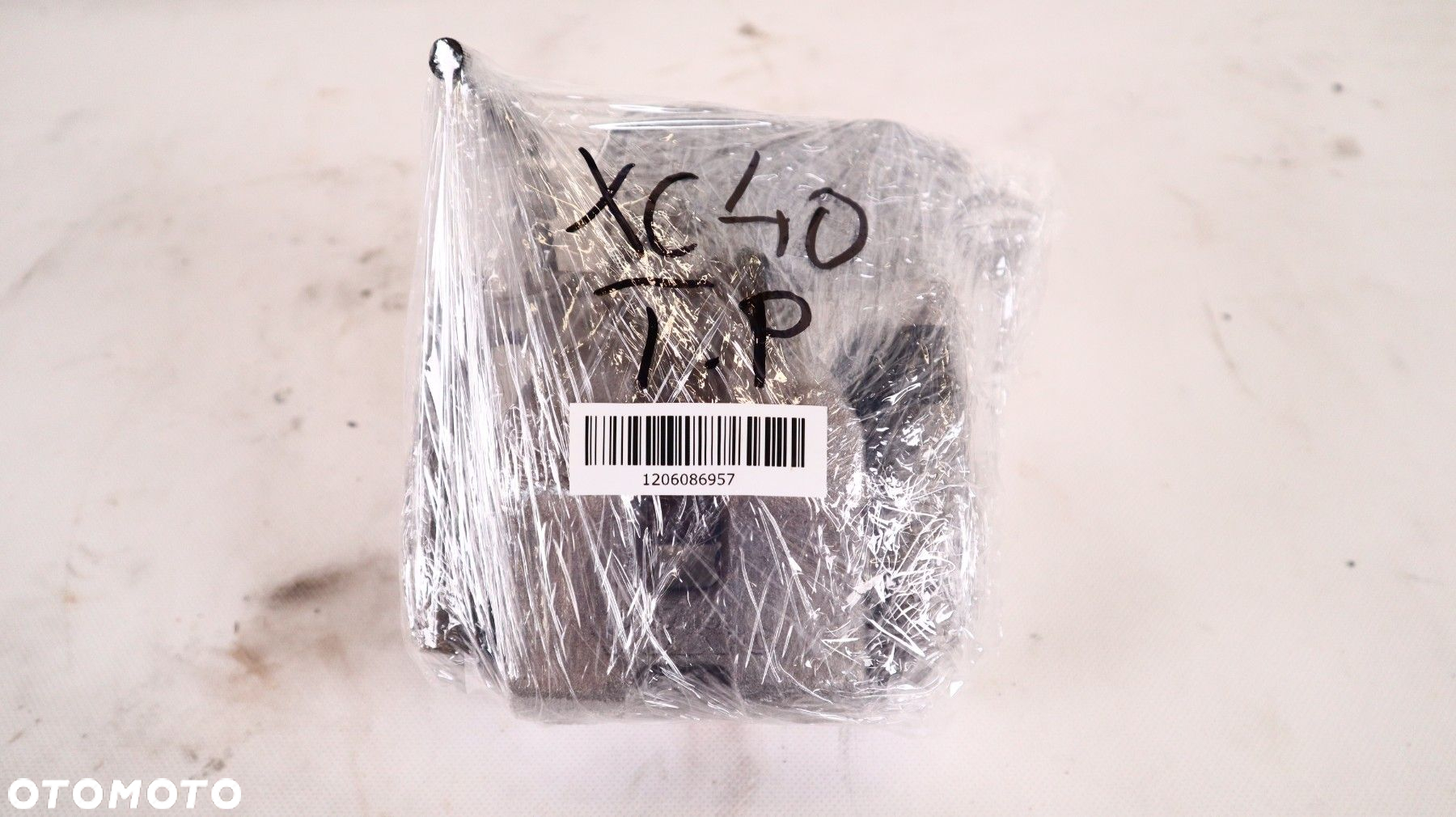 VOLVO XC40 ZACISK HAMULCA PRAWY TYŁ 32276922, 31471181 - 8