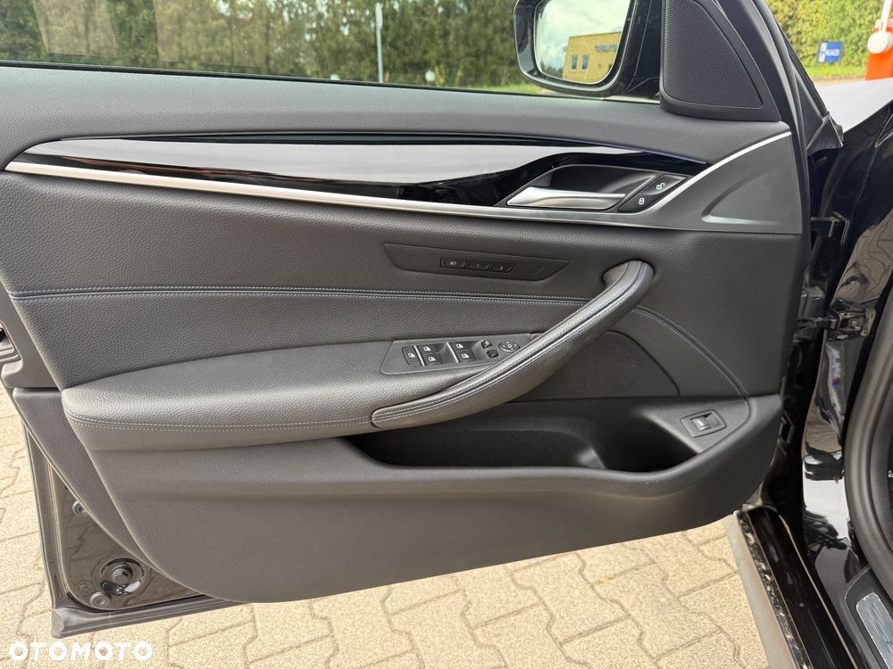 BMW Seria 5 520d MHEV M Sport sport - 11