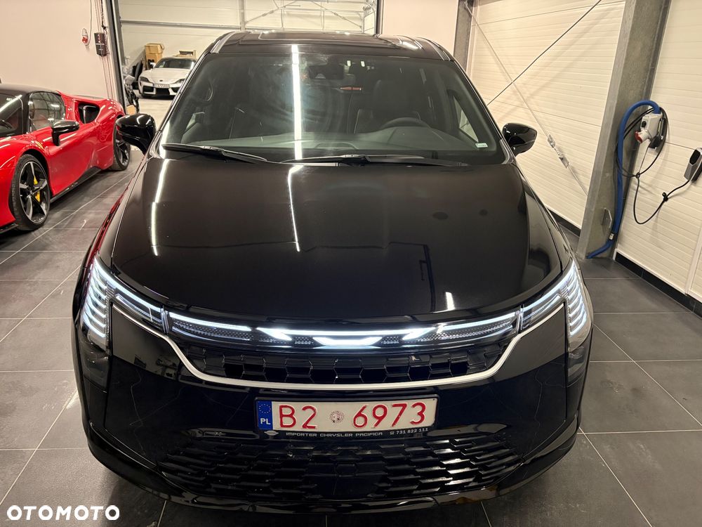 Chrysler Pacifica - 12