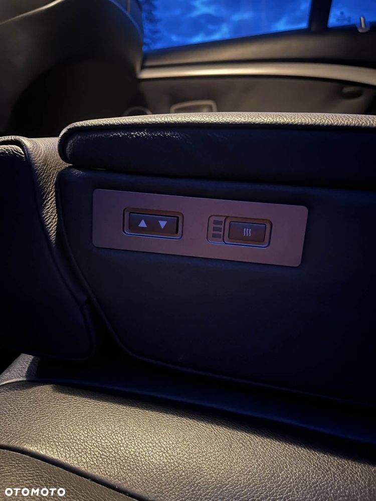 BMW Seria 7 730d - 12