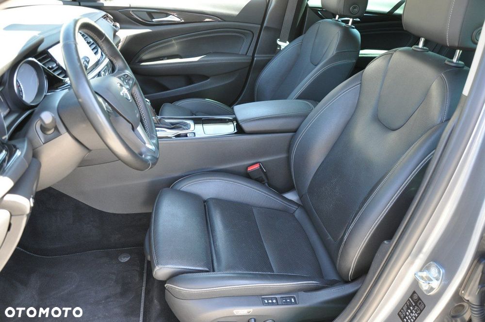 Opel Insignia 2.0 BiTurbo 4x4 Exclusive - 9