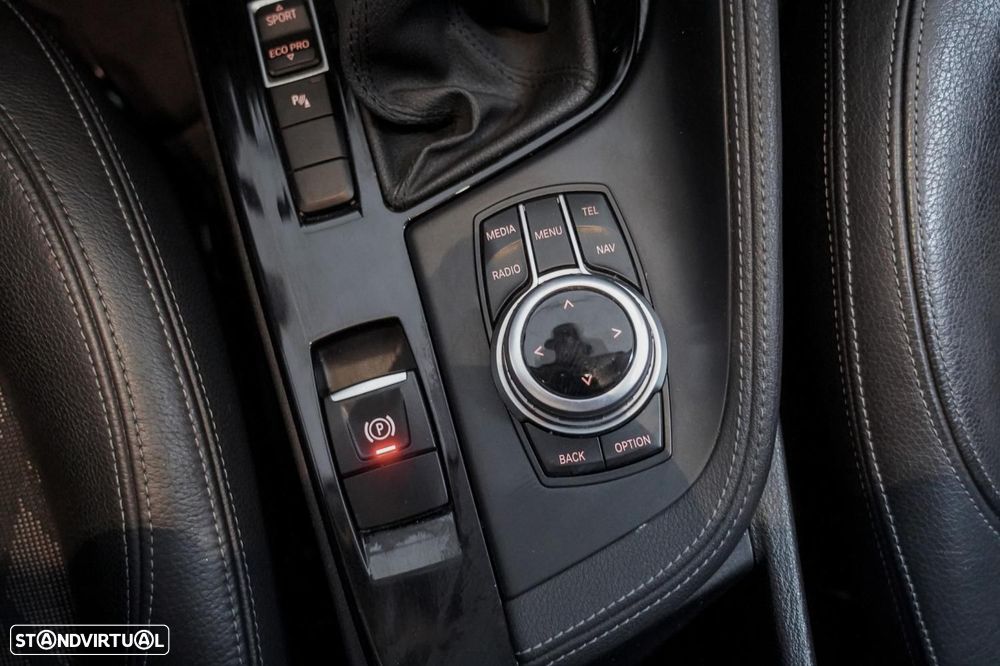 BMW X1 18 d sDrive Auto - 13