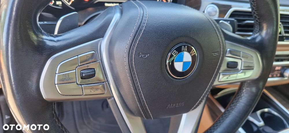 BMW Seria 7 740d xDrive - 14