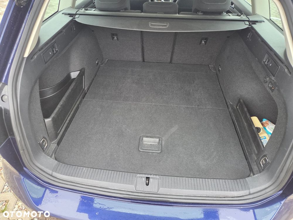 Volkswagen Passat 2.0 TDI SCR BlueMotion Comfortline - 6