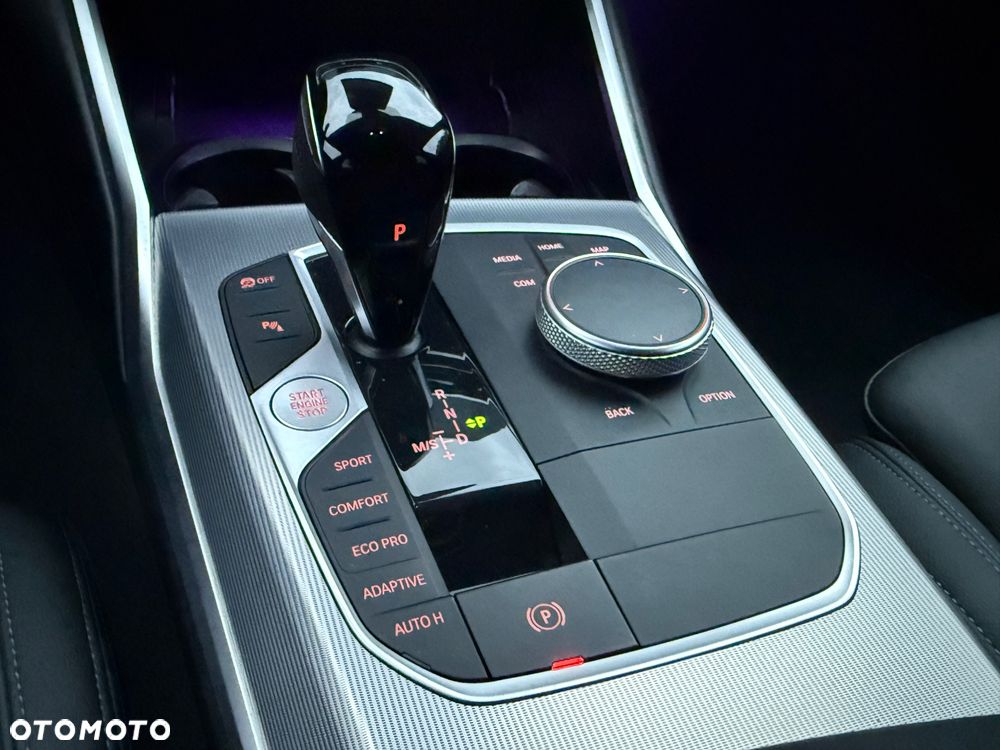 BMW Seria 3 318d M Sport Shadow - 38