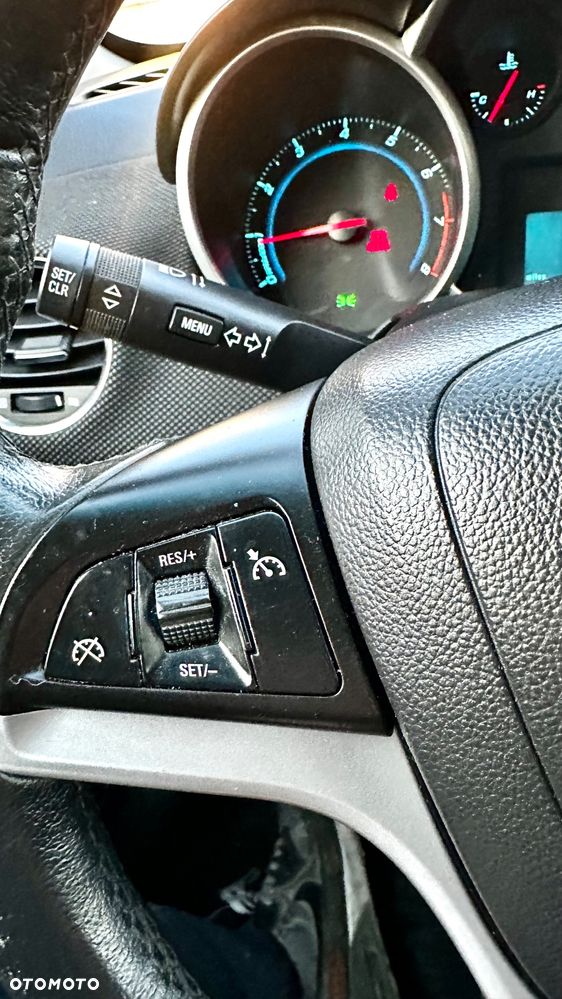 Chevrolet Cruze 1.6 LT - 31