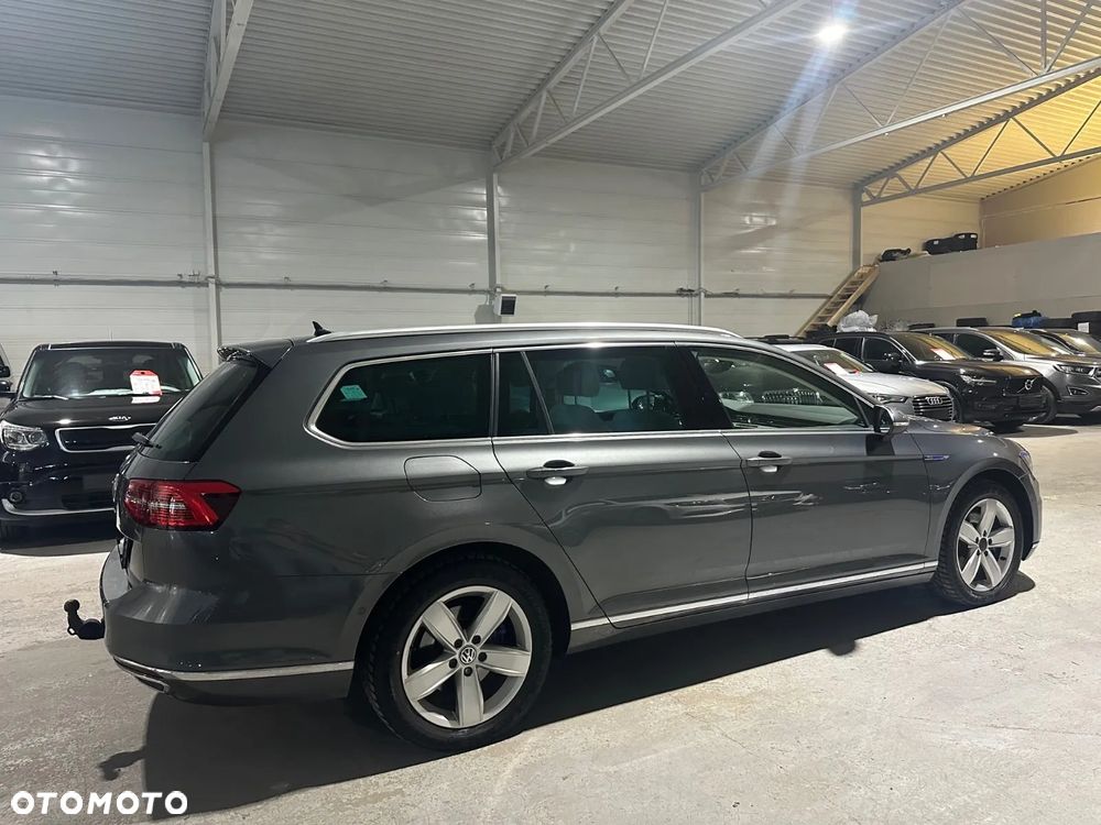 Volkswagen Passat - 9