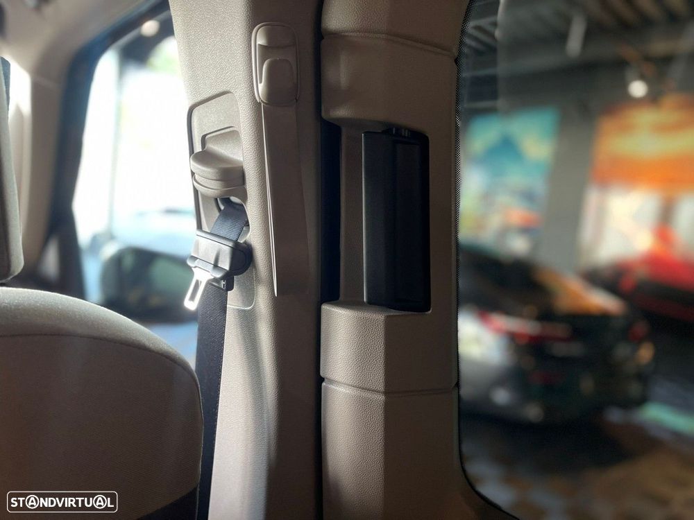 VW Multivan 2.0 TDI BM Comfortline DSG - 35