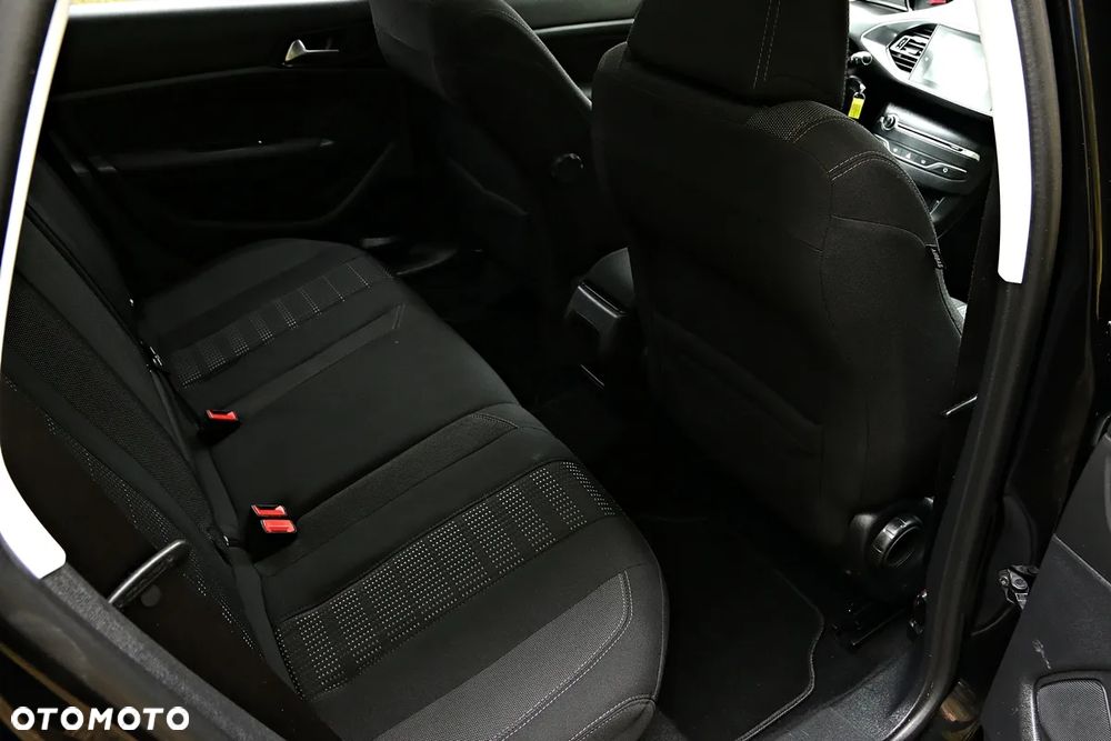 Peugeot 308 1.6 BlueHDi Business Line S&S - 33