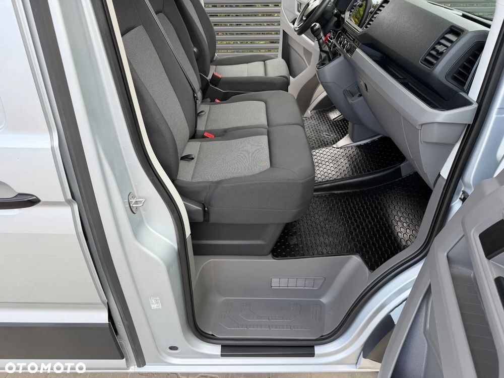 Volkswagen CRAFTER L2H2 Model 2021r WZMOCNIONY VAN 3 osobowy Silnik 2.0TDI 140KM bez BiTurbo! Euro6, Duża ładowność 1.2t, DMC:3.5t, Homologacja VAT-1 Zabudowa paki BOTT, Bogate wyposażenie! OPONY Jak nowe, Fabryczne ogrzewanie oraz wentylacja pojazdu ze zdalnym sterowaniem OEM Eberspacher Airtronic M2 3,5kW, Android Auto, Apple CarPlay, Parktroniki, Kamera, Nawigacja, Drzwi tył 270' Fotel pilot pneumatyczny z masażem! - 7