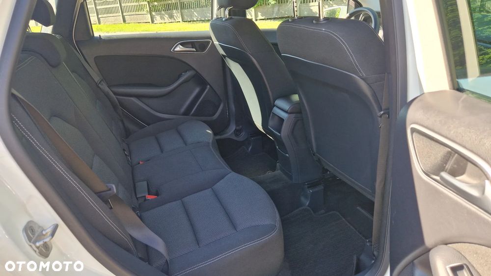Mercedes-Benz Klasa B 180 (BlueEFFICIENCY) - 11
