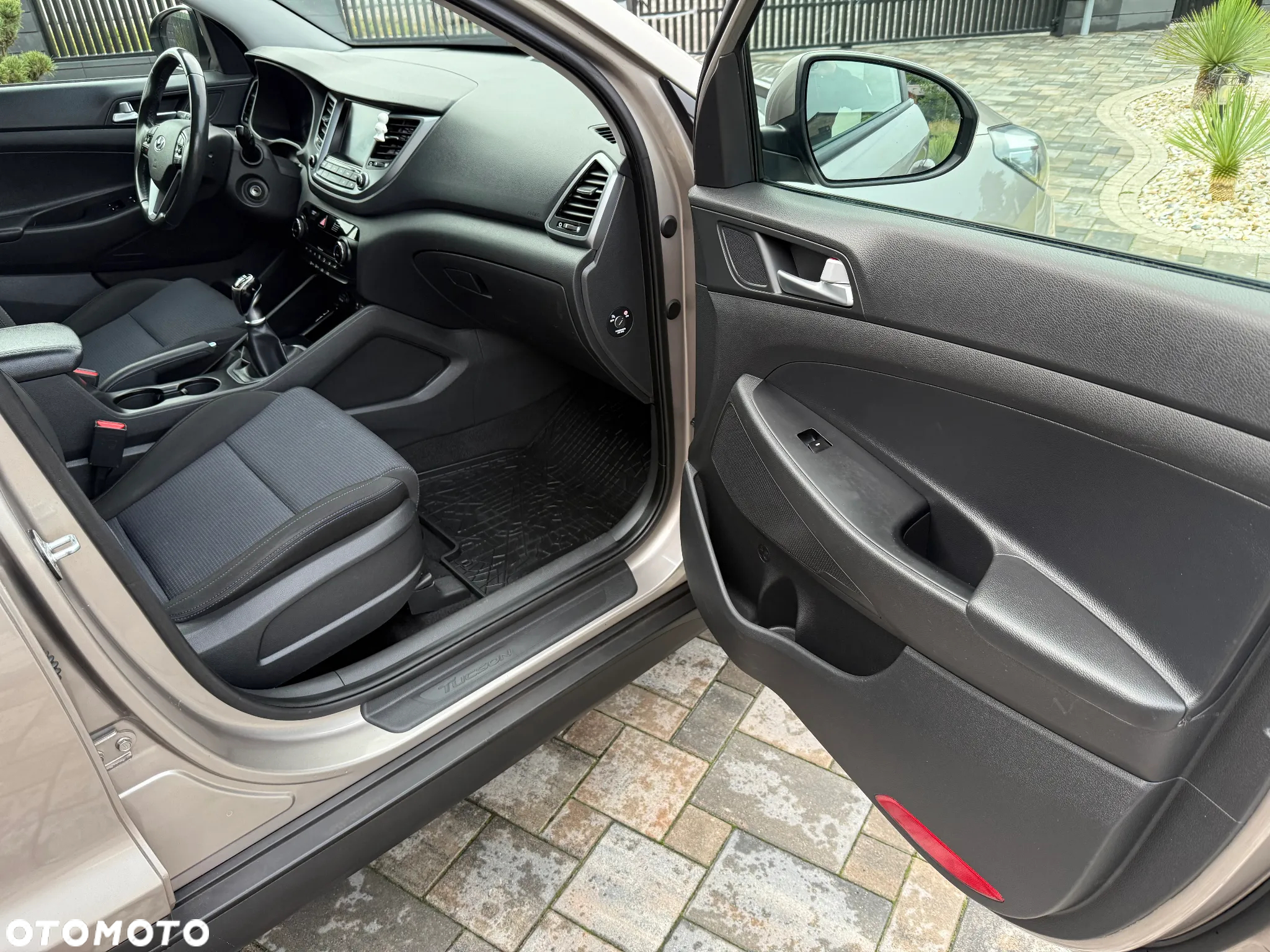 Hyundai Tucson 1.7 CRDI BlueDrive Comfort 2WD - 19