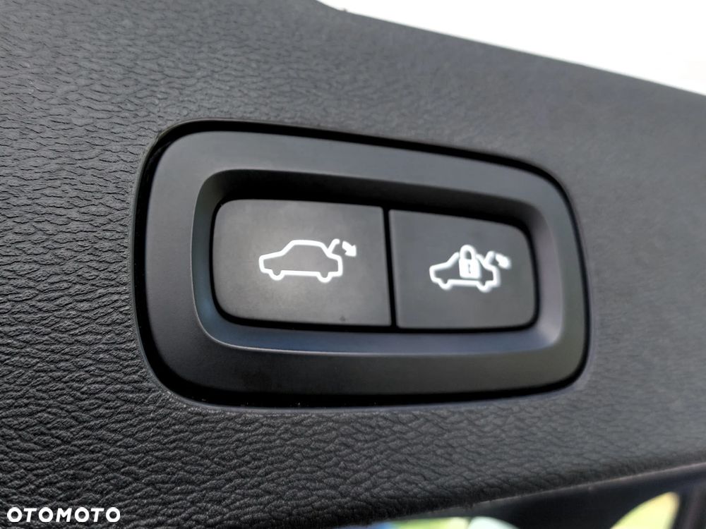 Volvo V60 D4 Geartronic Momentum Pro - 25