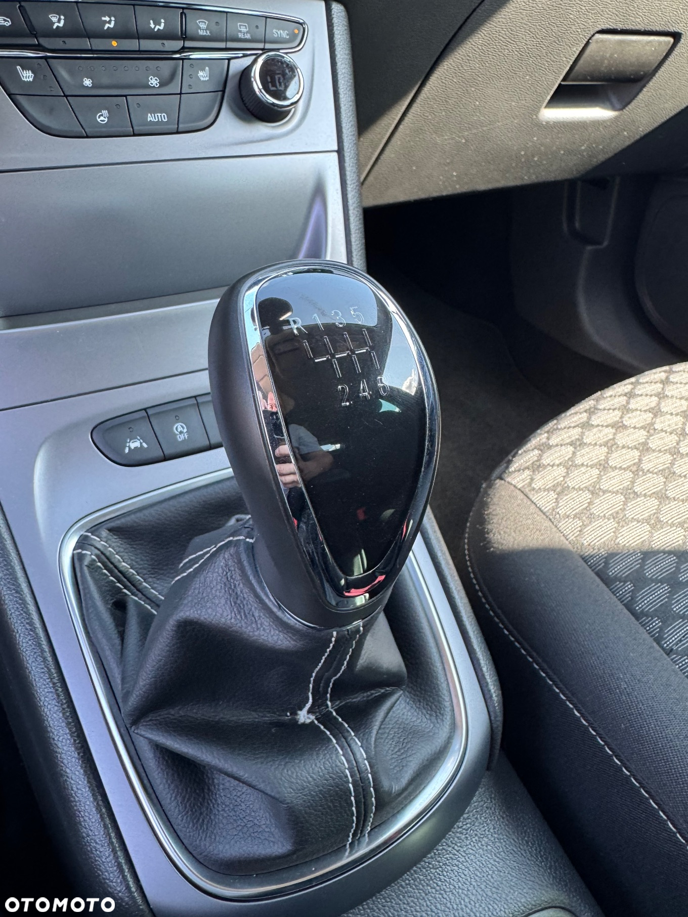 Opel Astra V 1.4 T Enjoy - 37