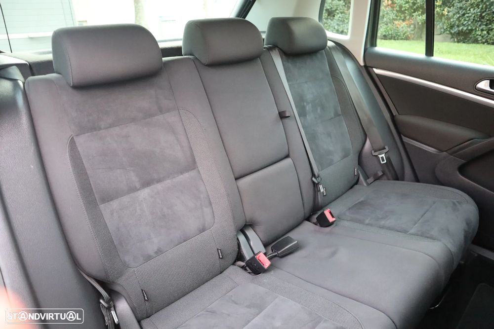 VW Tiguan 2.0 TDi Track 4Motion DSG - 23
