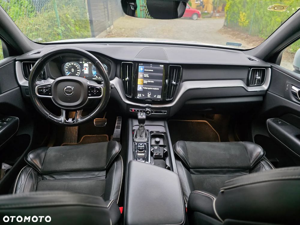 Volvo XC 60 D4 AWD R-Design - 11