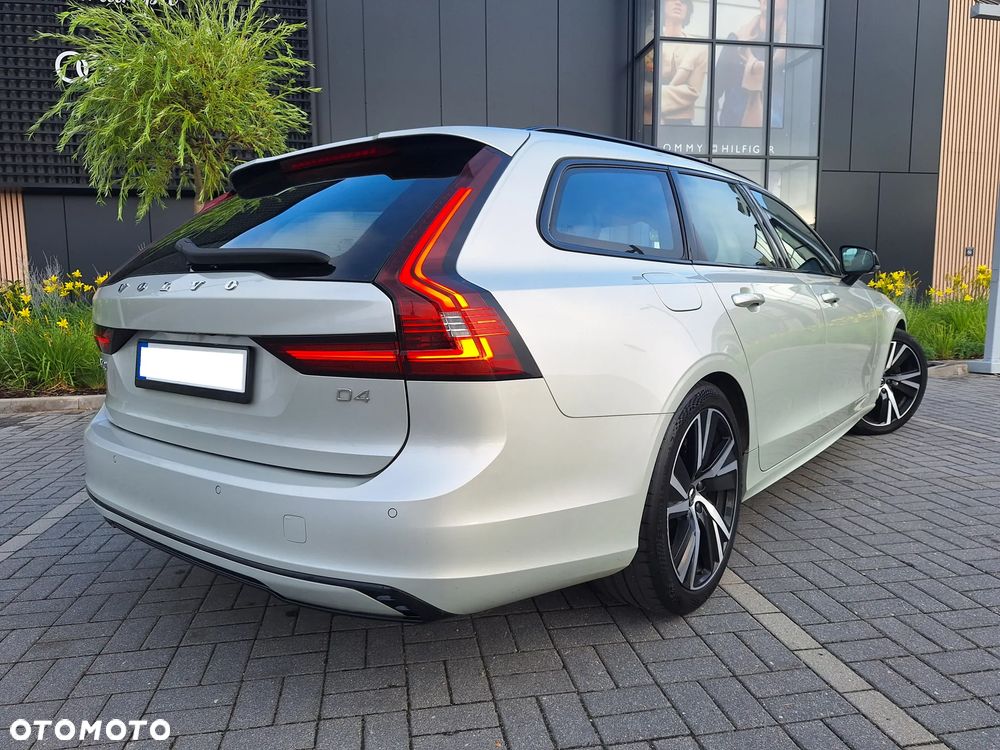 Volvo V90 D4 R-Design - 11