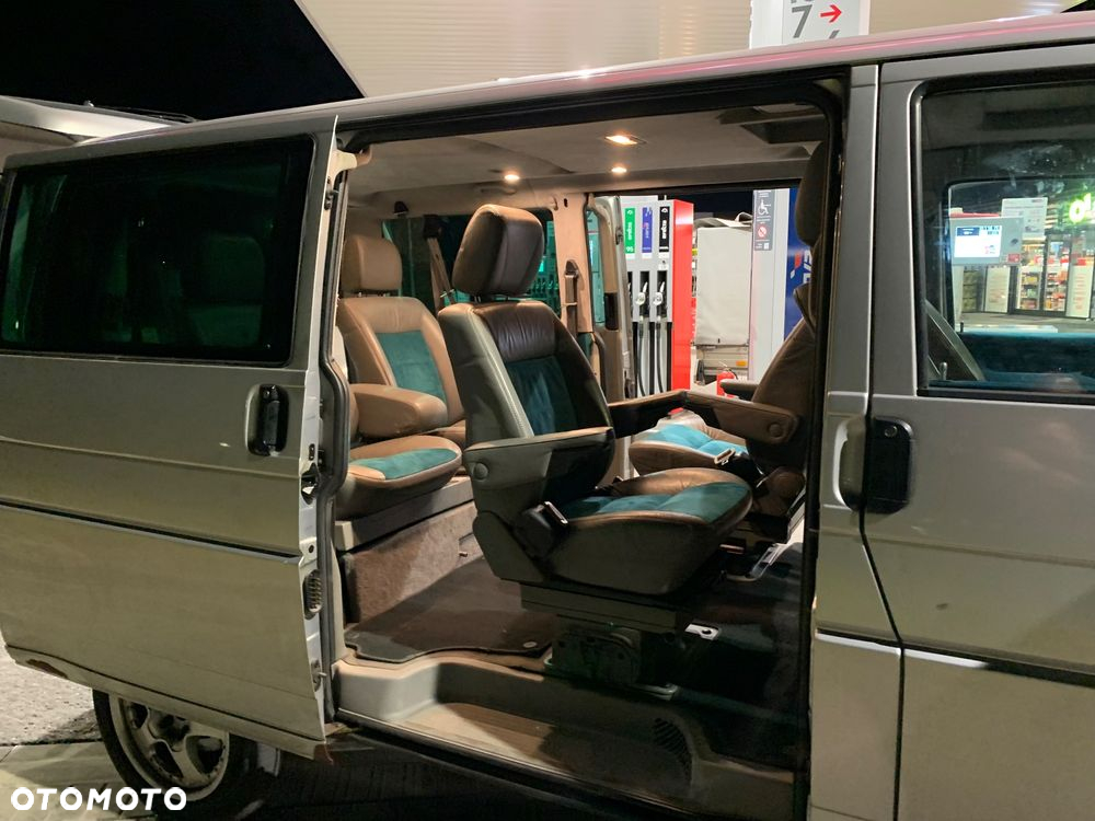 Volkswagen Caravelle - 30