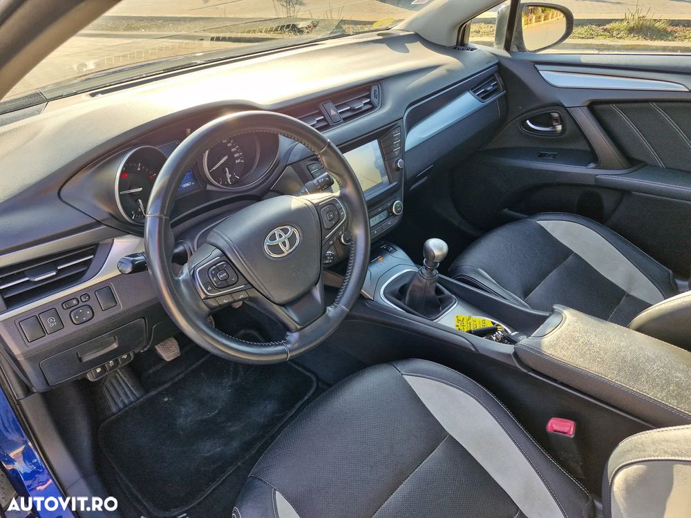 Toyota Avensis 2.0 D-4D Executive - 12