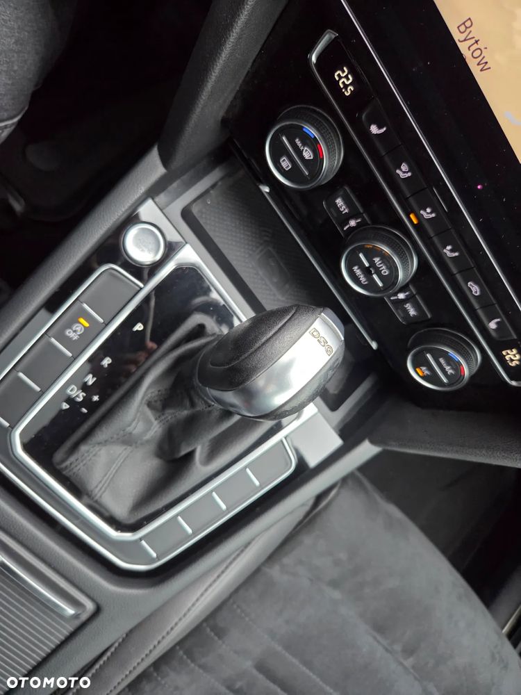 Volkswagen Passat Variant 2.0 TDI SCR DSG Highline - 22