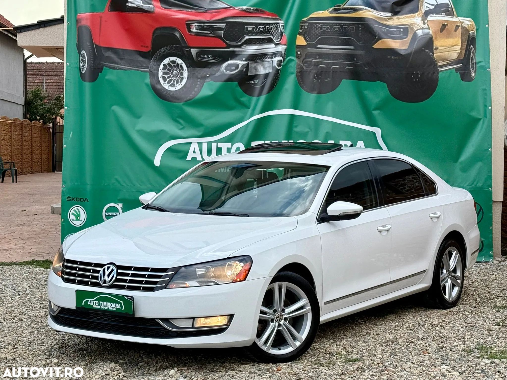 Volkswagen Passat - 1