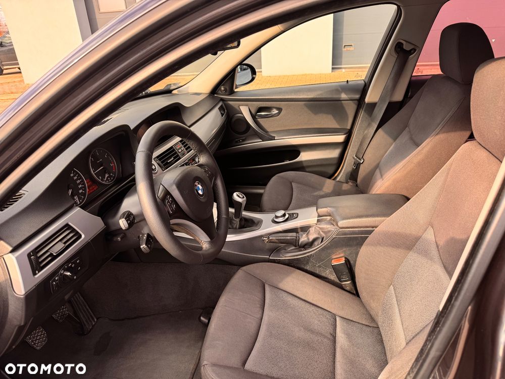 BMW Seria 3 320d - 14