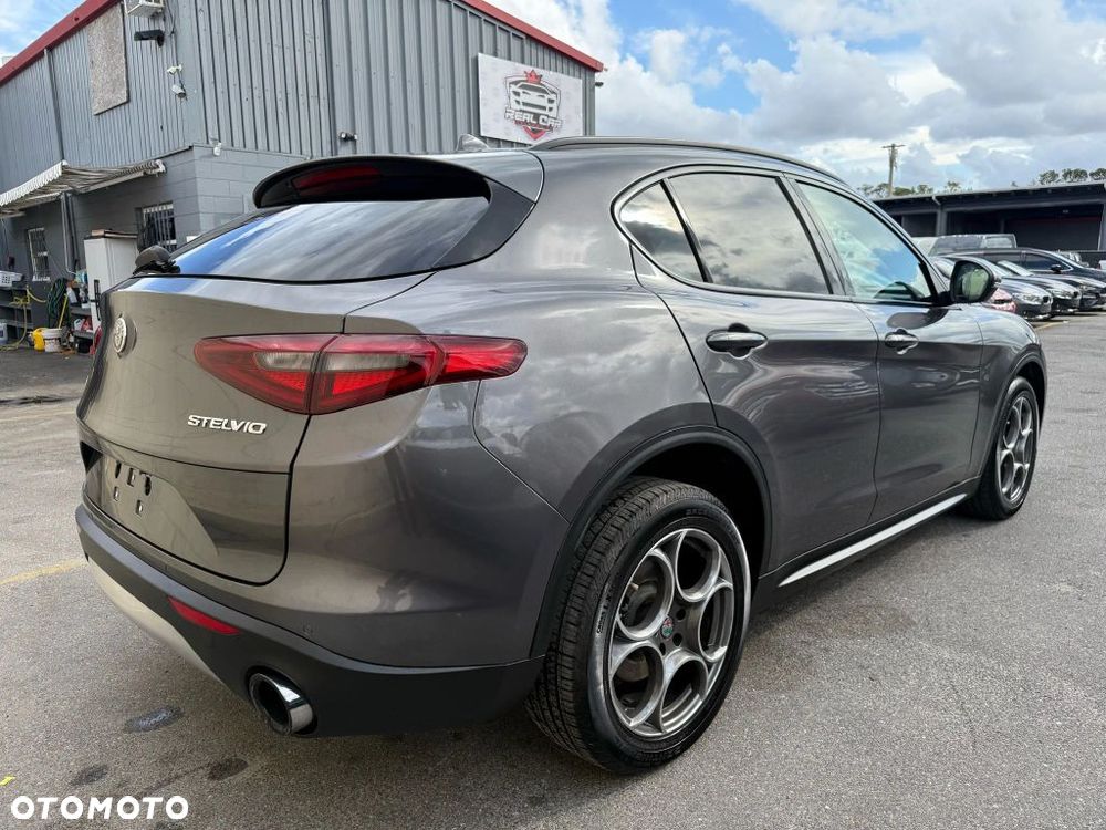 Alfa Romeo Stelvio 2.0 Turbo Q4 - 3