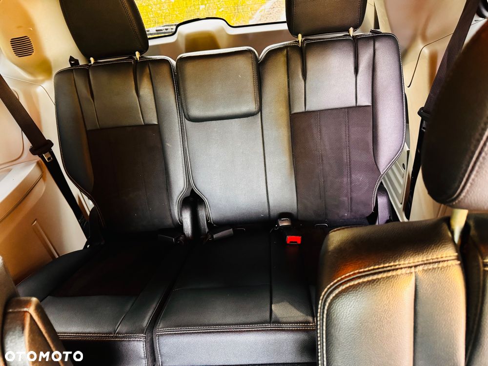 Dodge Grand Caravan - 4