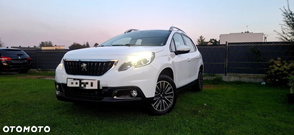 Peugeot 2008 1.2 Pure Tech Style EU6 - 24