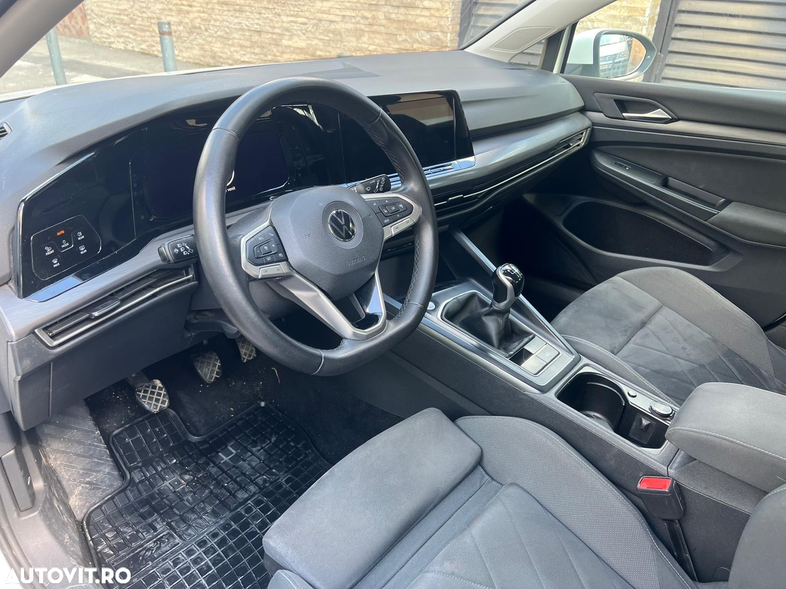 Volkswagen Golf 1.5 TSI ACT Style - 13