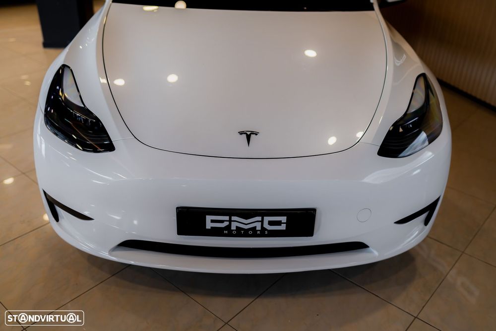 Tesla Model Y Standard RWD - 14