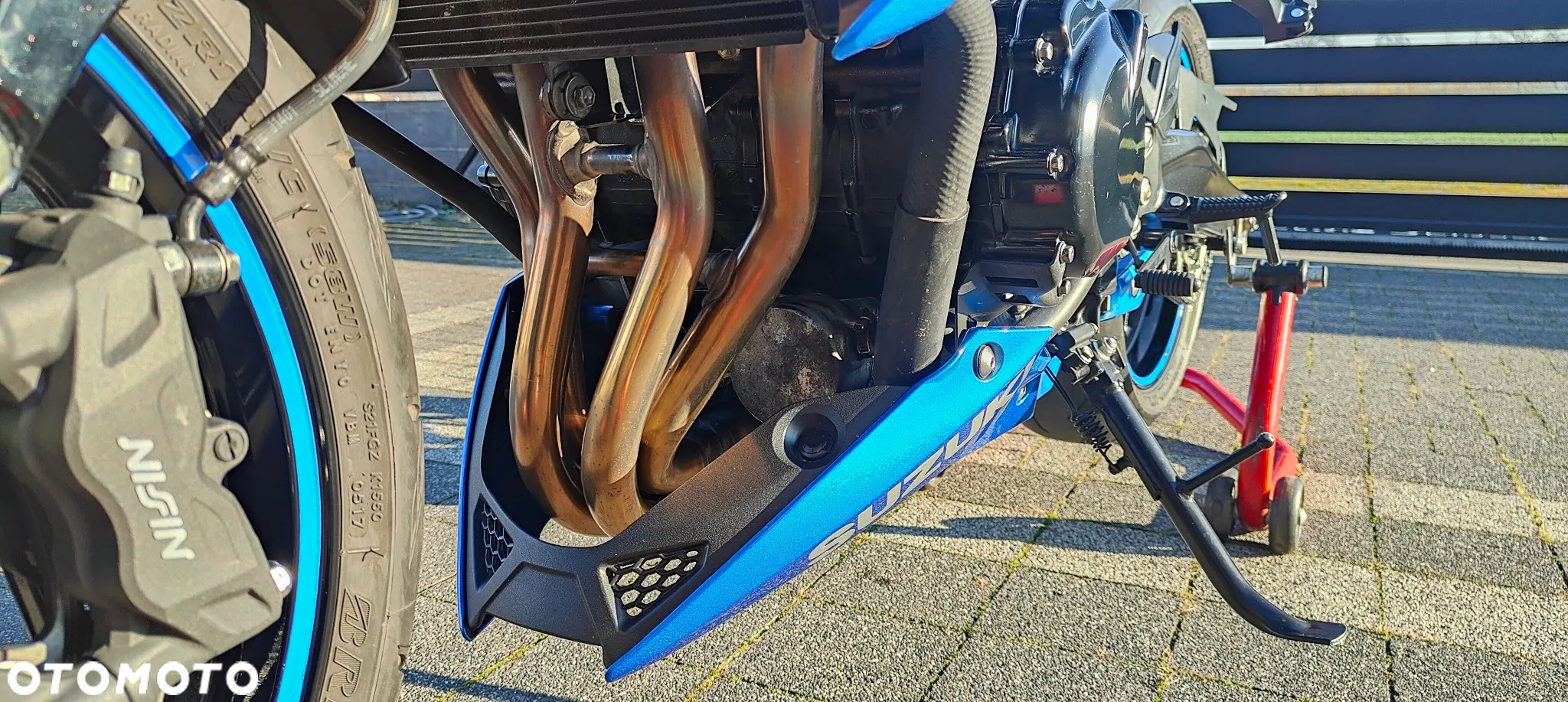 Suzuki GSX - 27