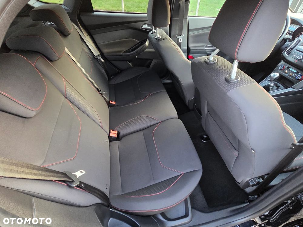 Ford Focus 1.0 EcoBoost Start-Stopp-System ST-LINE DESIGN - 29