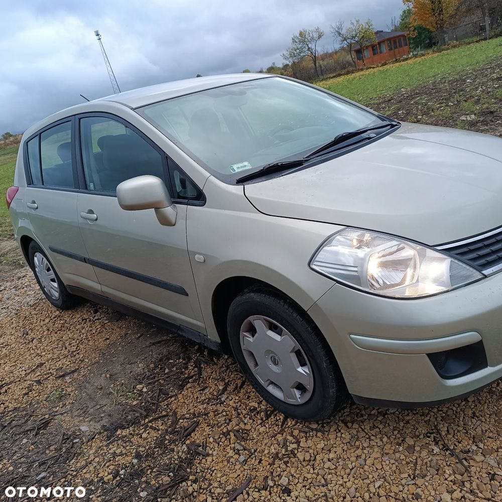 Nissan Tiida 1.6 Acenta - 1
