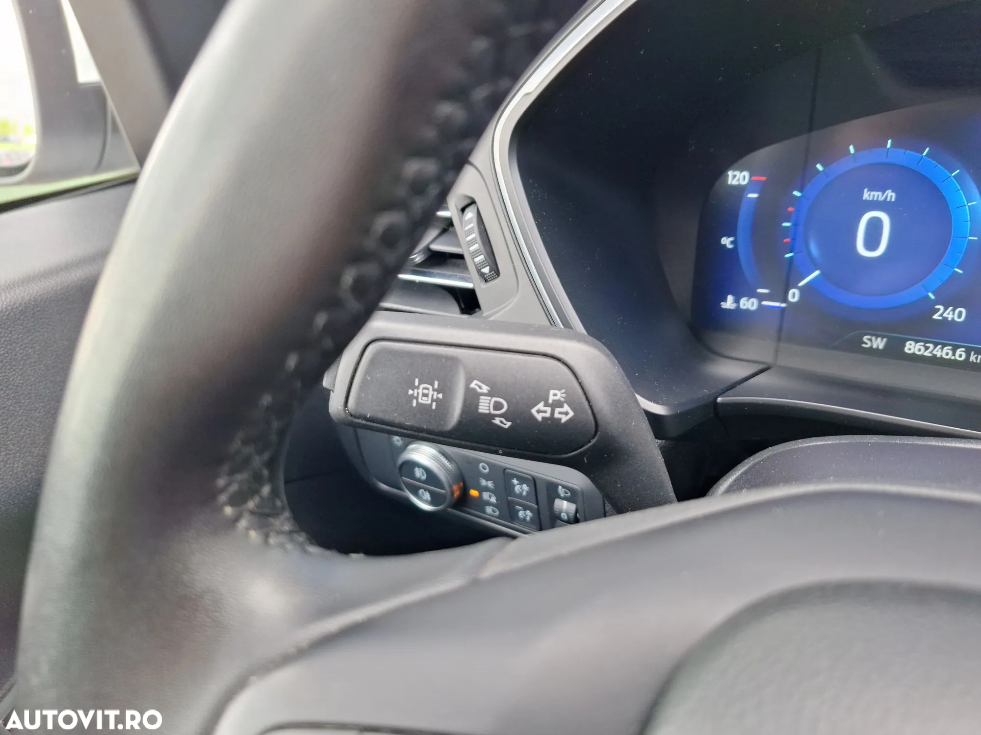 Ford Kuga - 20