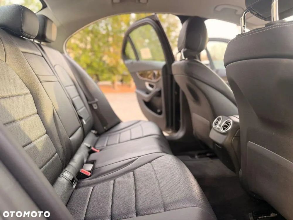 Mercedes-Benz Klasa C 300 9G-TRONIC Edition - 21