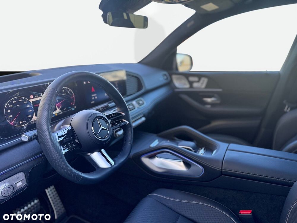 Mercedes-Benz GLS - 12