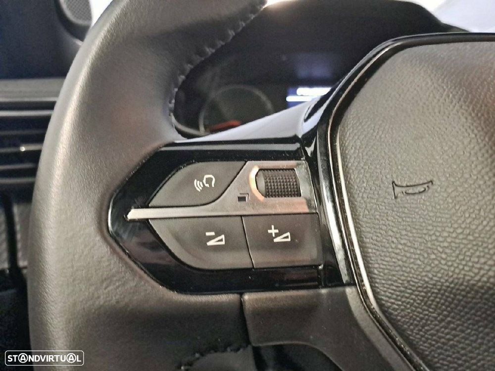 Peugeot 2008 1.2 PureTech Style - 16