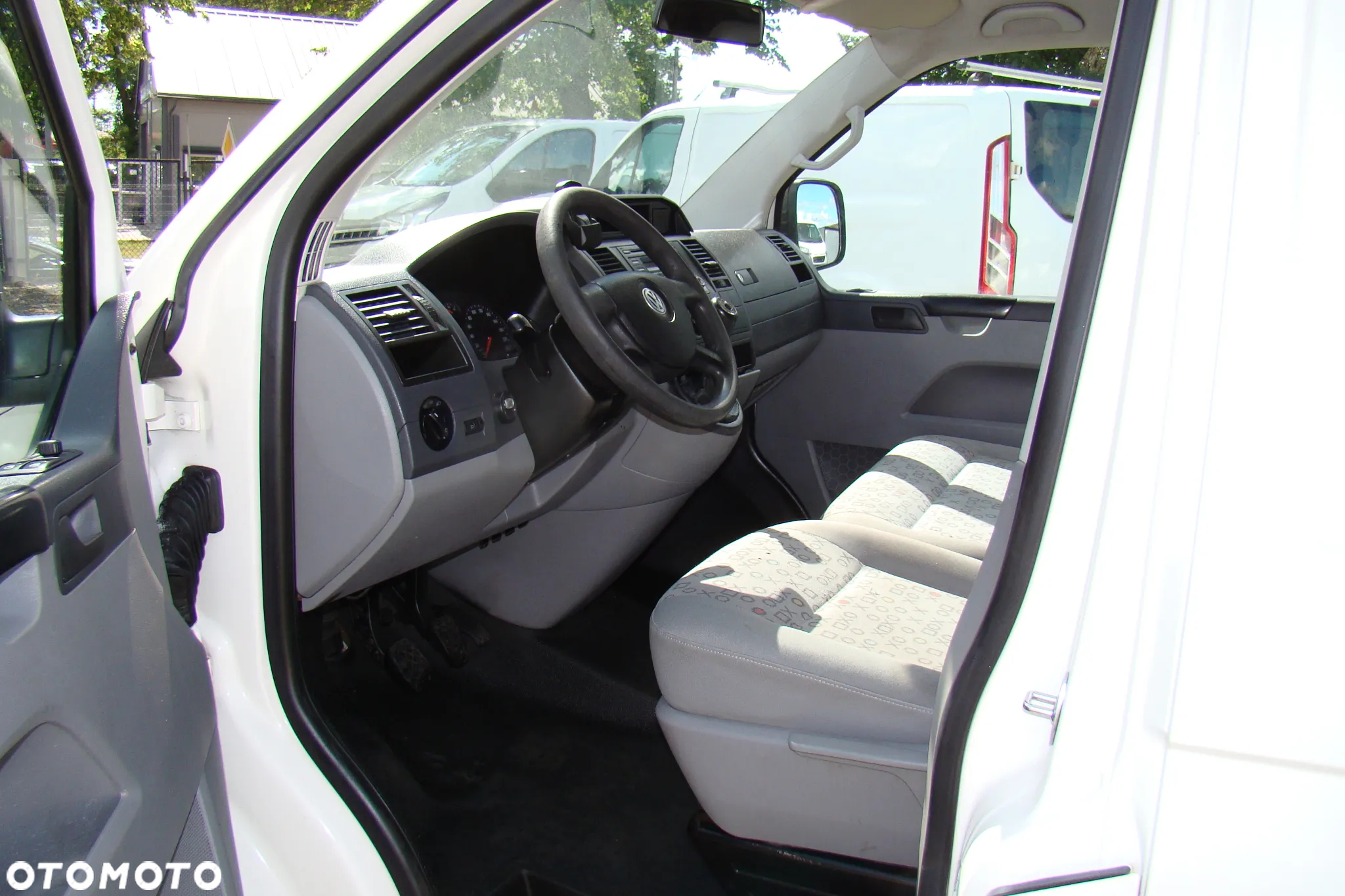 Volkswagen Transporter - 11