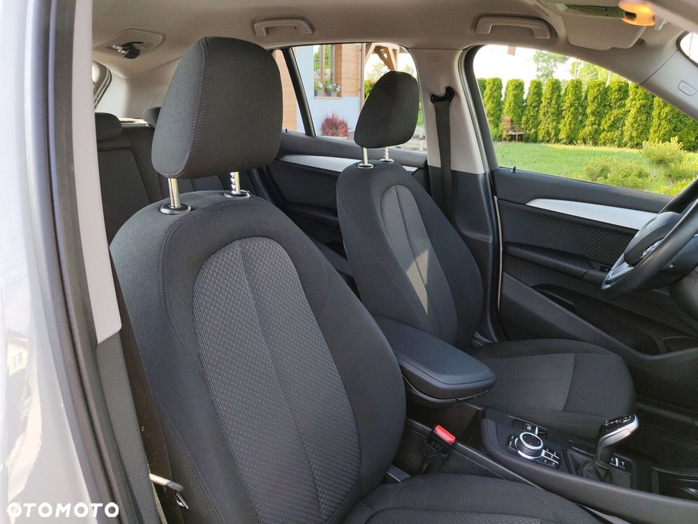 BMW X1 sDrive18i - 25