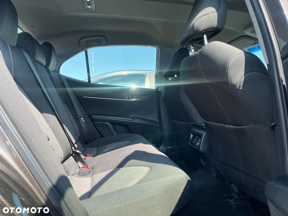 Toyota Camry 2.5 Hybrid Comfort CVT - 11