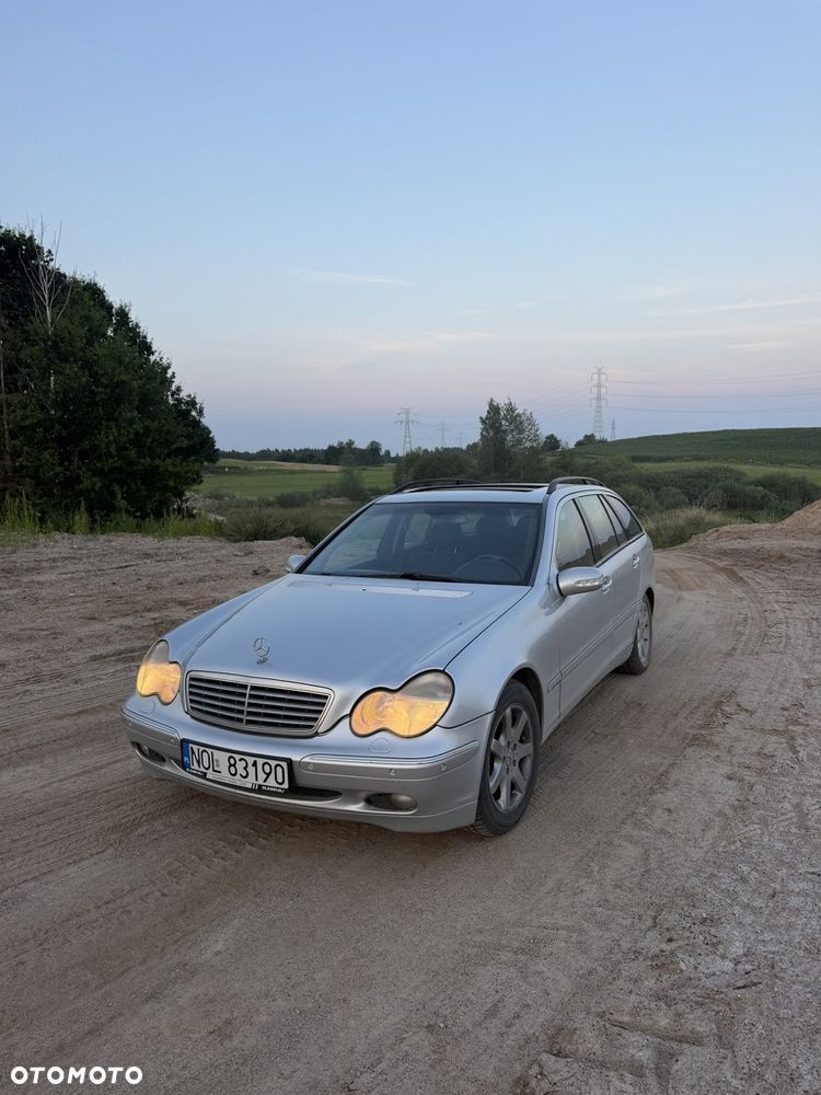 Mercedes-Benz C-Class 2001 photo 2